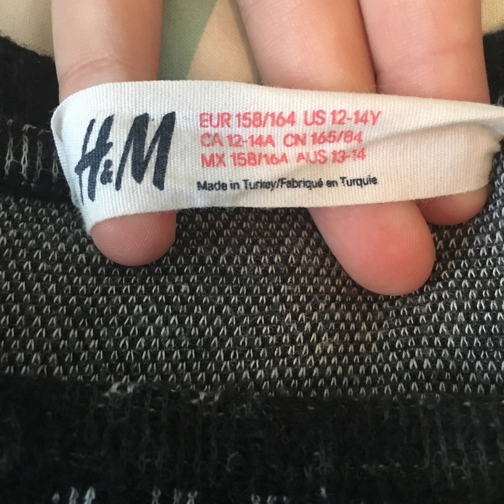 H&M Sweater - Picture 3 of 3